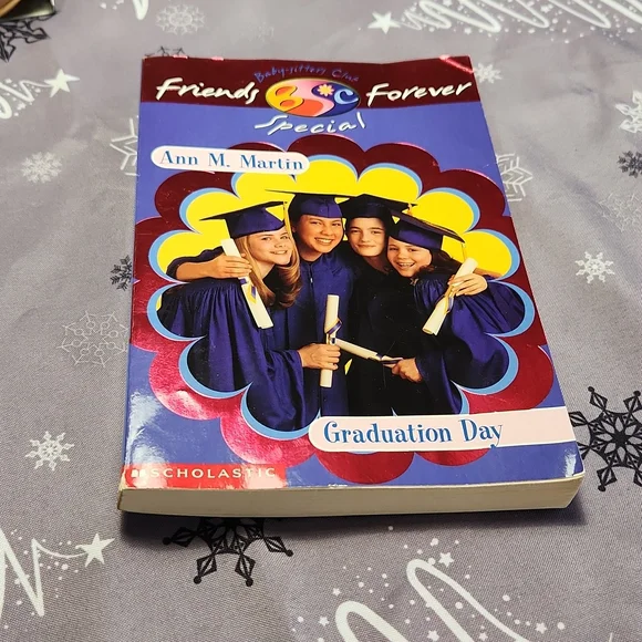 Bundle of 3 The Baby-Sitters Club Books - Picture 8 of 9